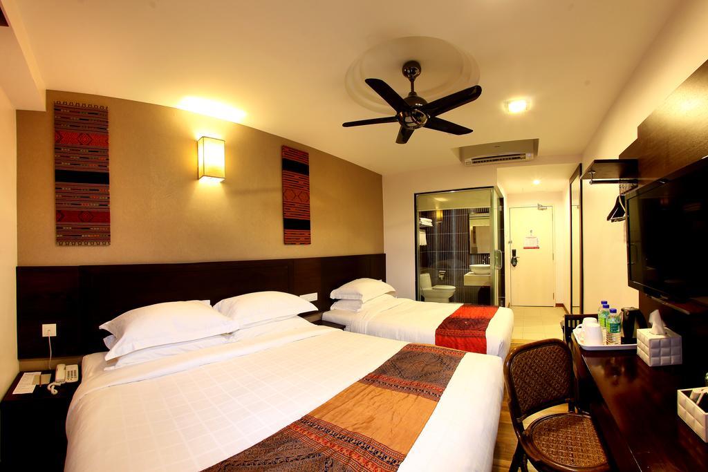 โฮเต็ล ริชบาลิซ Hotel Batu Caves ภายนอก รูปภาพ